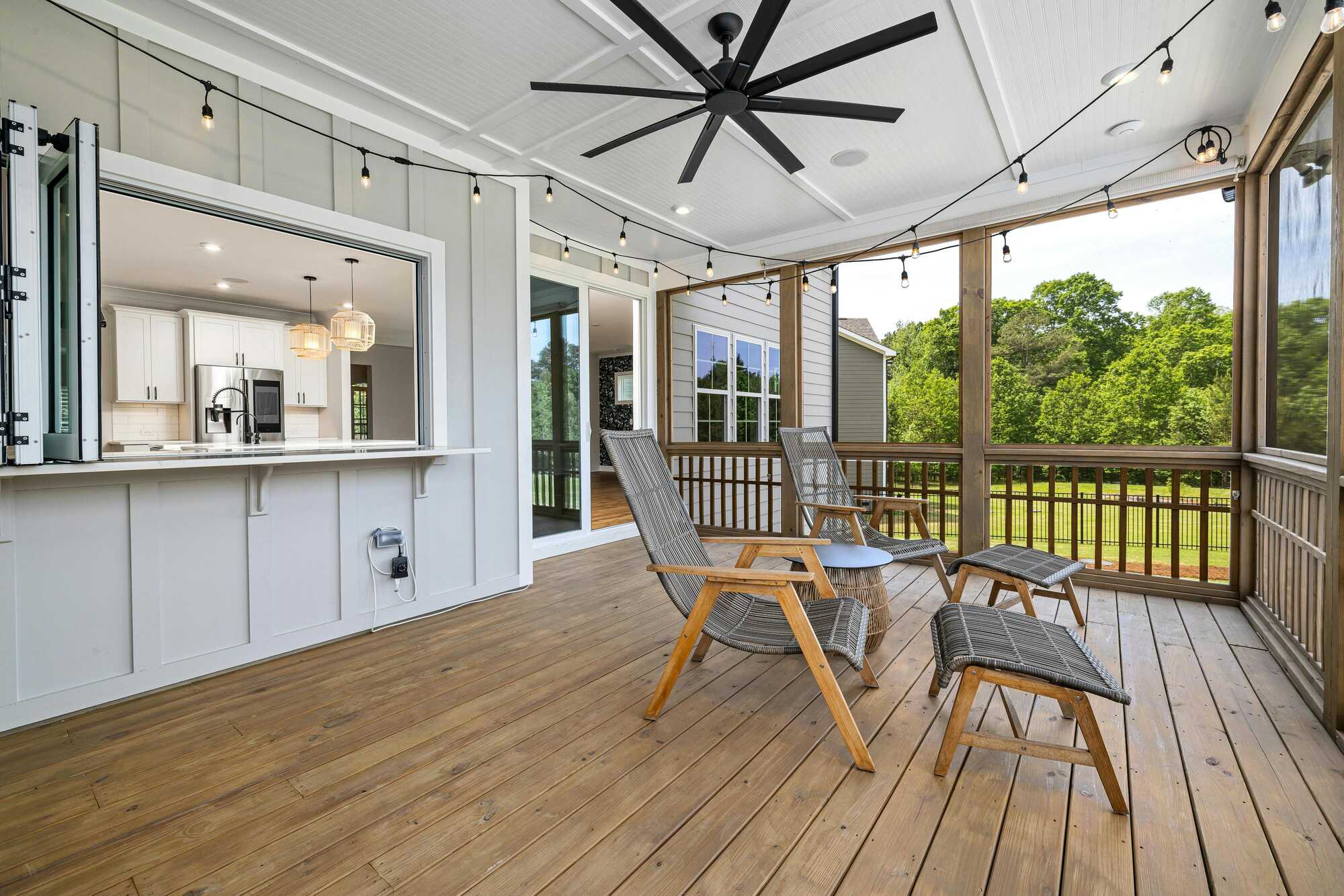 Custom Decks | Metzler Construction